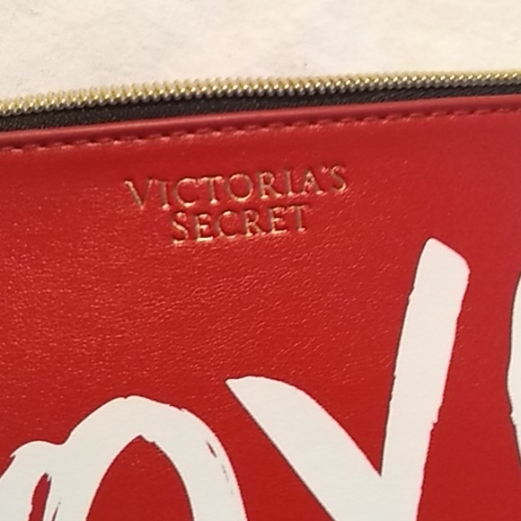 Victoria Secret XOXO Wristlet - Picture 3 of 6